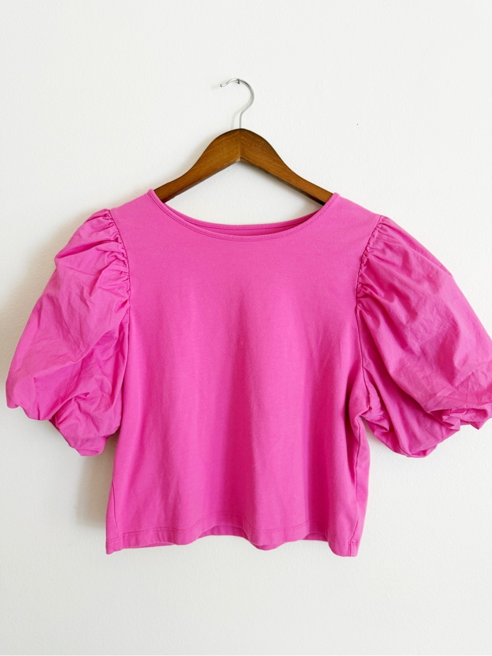 A New Day Puff Sleeve Short-Sleeve Tee in Bright Pink Medium